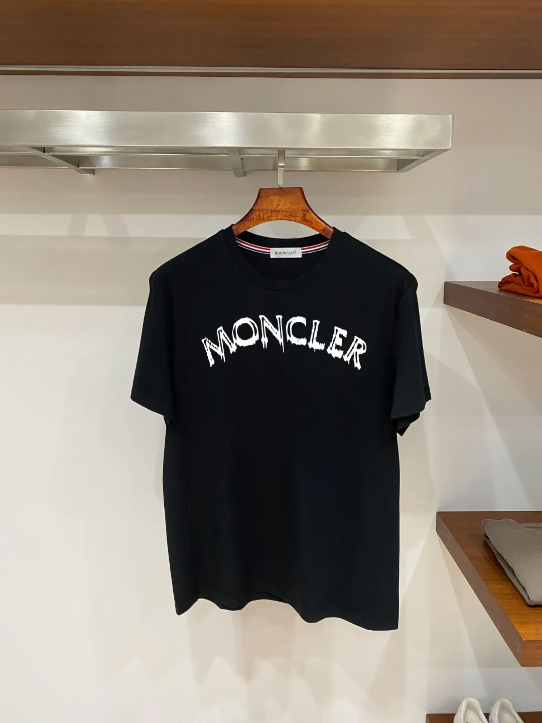Moncler T 26s New Arrival Supima 210 ， ， + ， ， ， ， ， Breathable， ！ ， ， ，Series ， 5 ， ， 100 ， 1% . Versatile， 。 Breathable， ：White// /Light Green /Khaki / /Black Sizes：M-3XL Size ：178-130 L